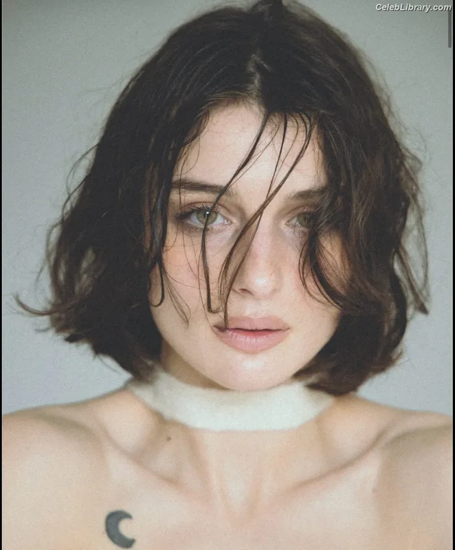 Alice Pagani photo 8 of 393