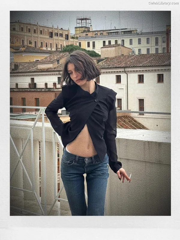 Alice Pagani photo 21 of 393