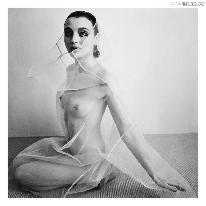 Alice Pagani photo 2 of 393
