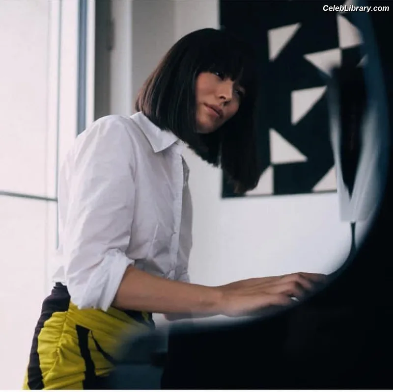 Alice Sara Ott photo 9 of 22