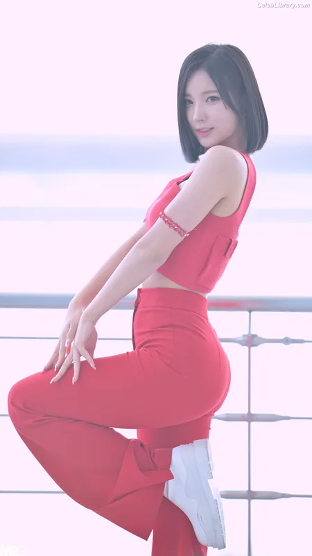 ALICE SOHEE Kim So-hee photo 19 of 42
