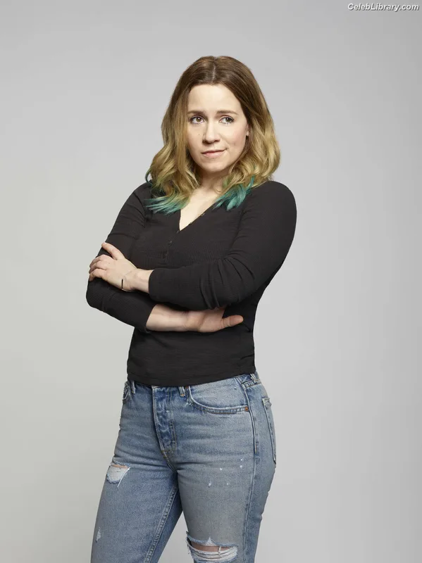 Alice Wetterlund photo 3 of 25
