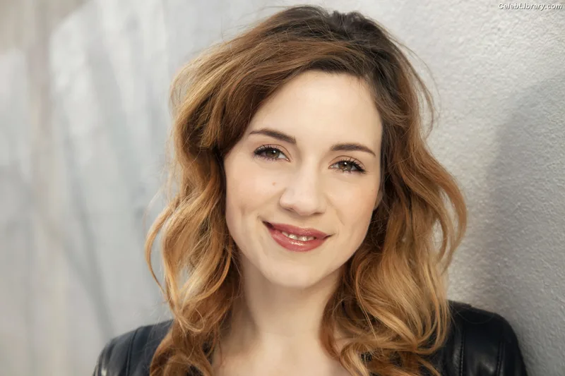 Alice Wetterlund photo 15 of 25