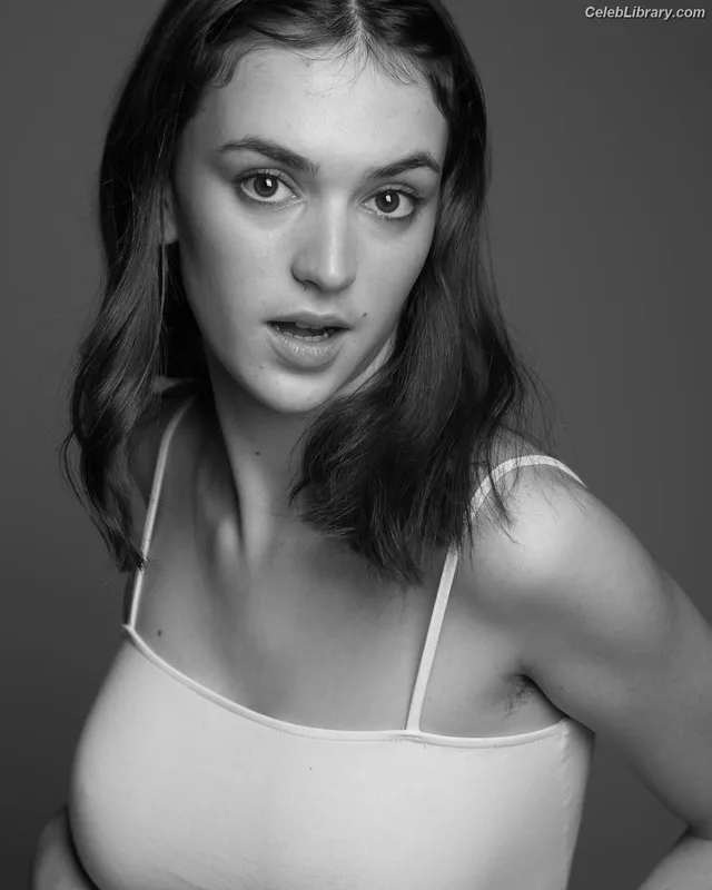 Alícia Falcó photo 3 of 63