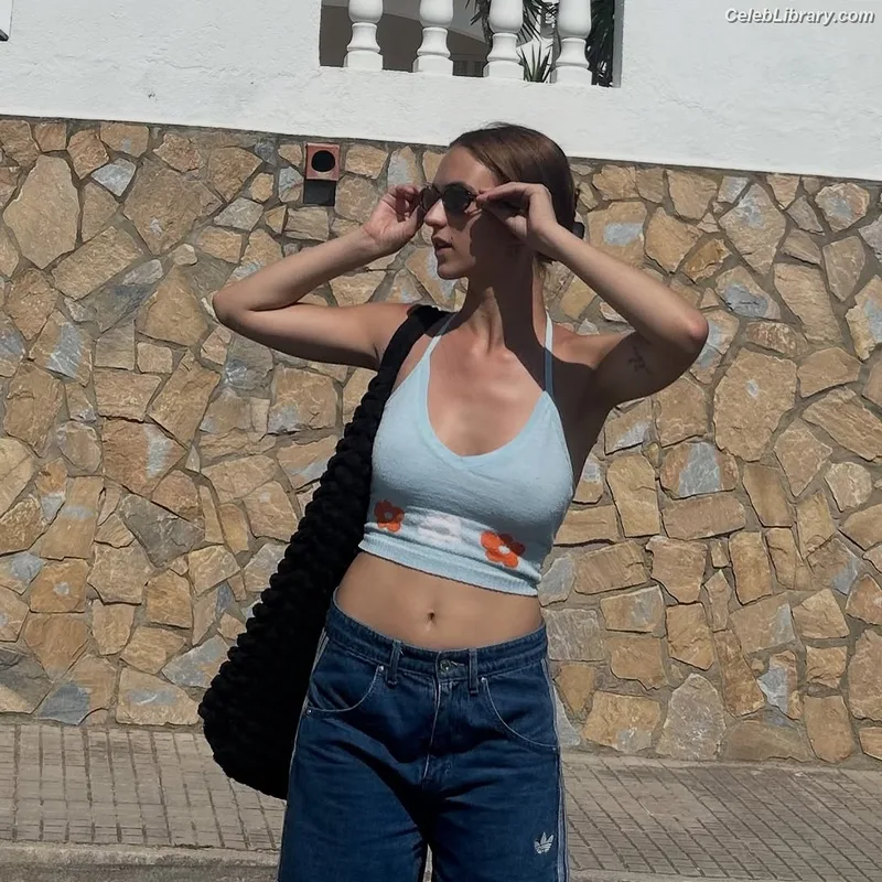 Alícia Falcó photo 6 of 63