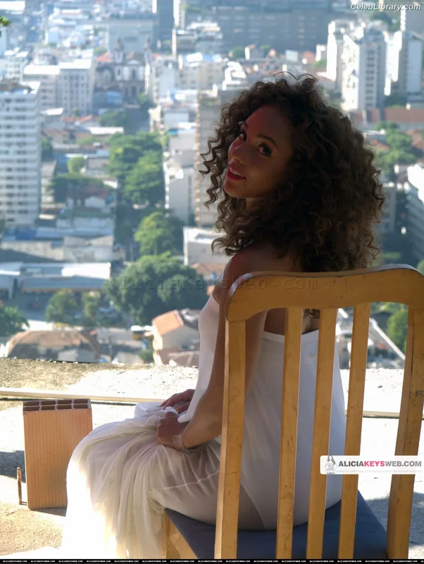 Alicia Keys photo 15 of 232