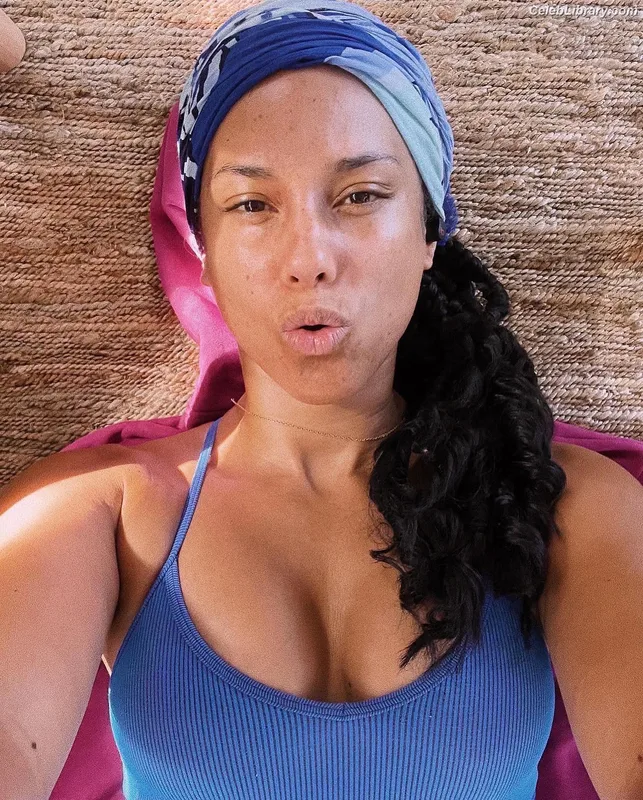 Alicia Keys photo 9 of 232