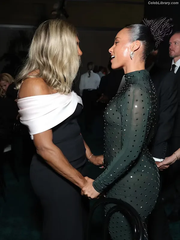 Alicia Keys photo 8 of 232