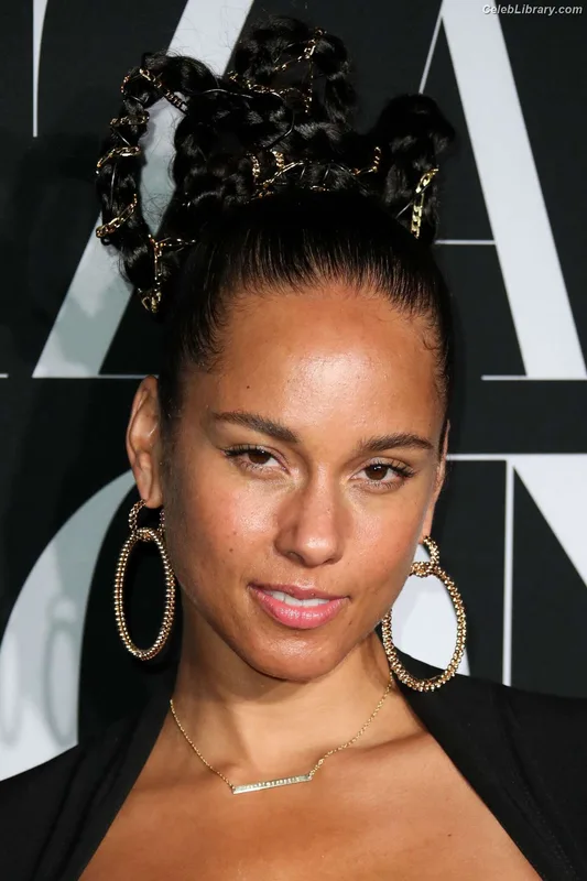 Alicia Keys photo 9 of 232