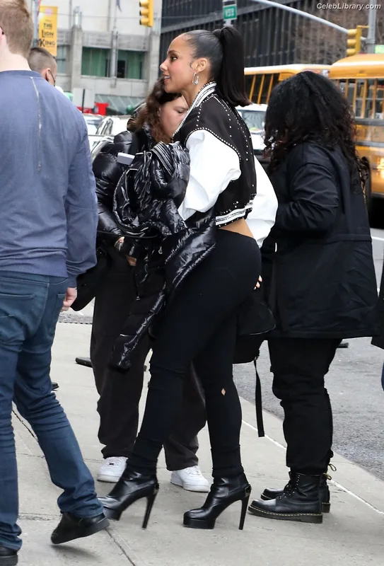 Alicia Keys photo 13 of 232