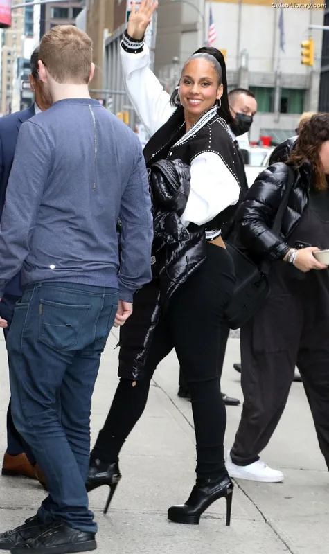Alicia Keys photo 14 of 232