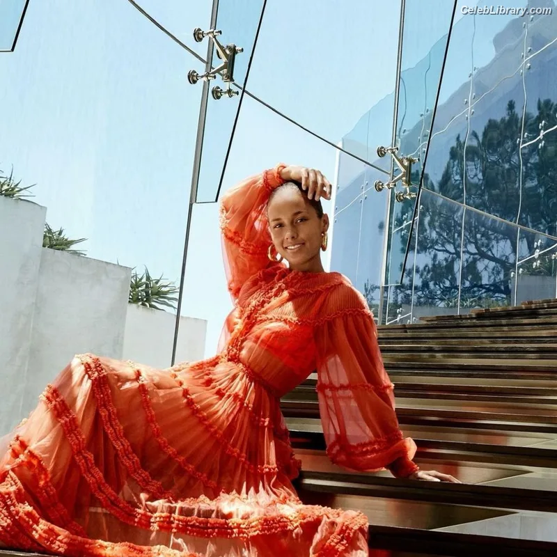 Alicia Keys photo 4 of 232