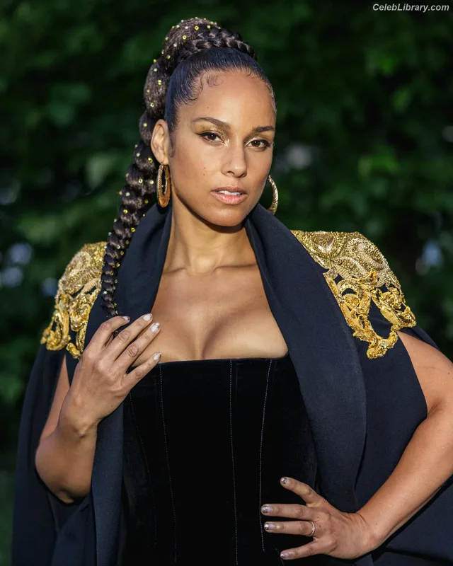 Alicia Keys photo 10 of 232