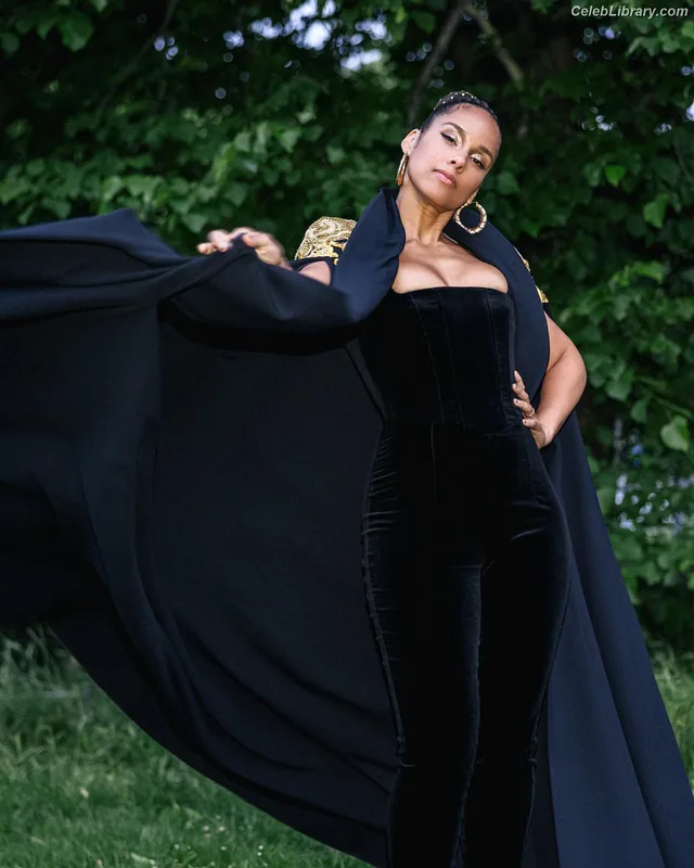 Alicia Keys photo 11 of 232