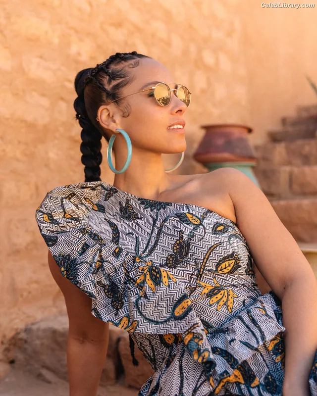 Alicia Keys photo 18 of 232