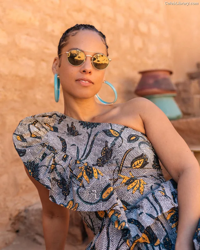 Alicia Keys photo 22 of 232