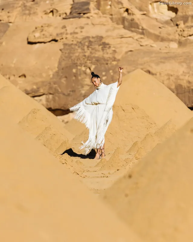 Alicia Keys photo 24 of 232