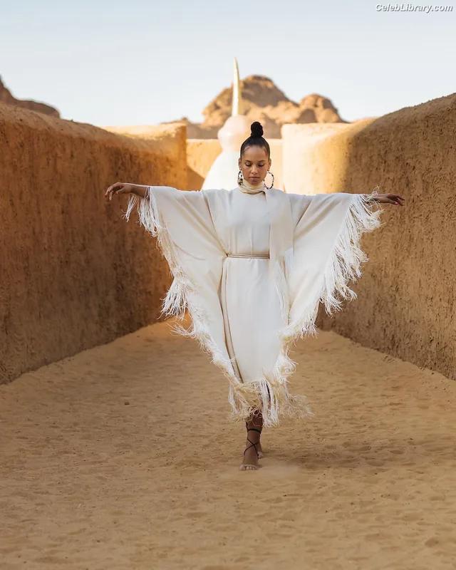 Alicia Keys photo 2 of 232