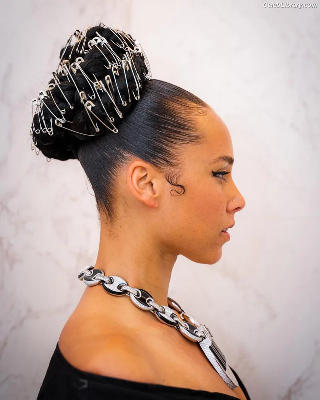 Alicia Keys photo 4 of 232