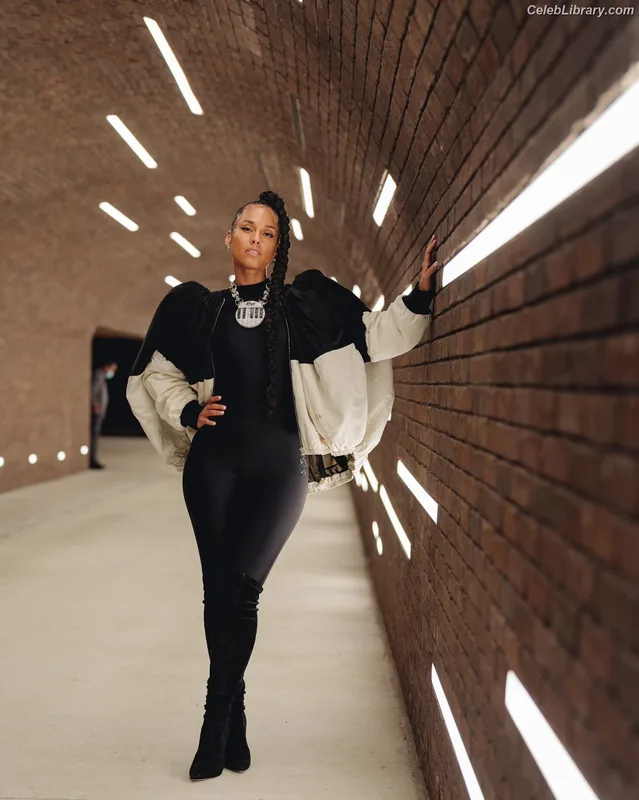 Alicia Keys photo 2 of 232