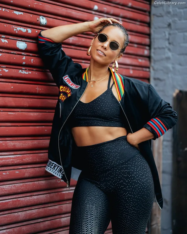 Alicia Keys photo 8 of 232