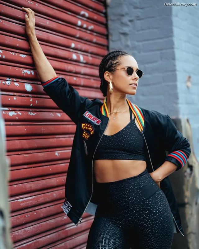 Alicia Keys photo 10 of 232