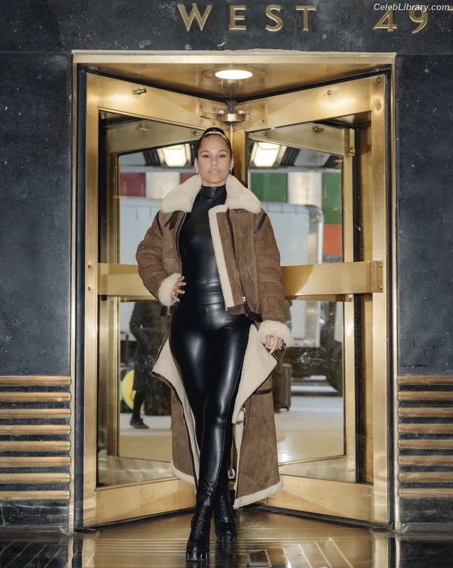 Alicia Keys photo 13 of 232