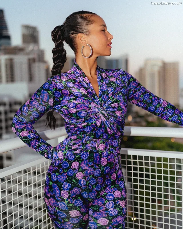 Alicia Keys photo 16 of 232