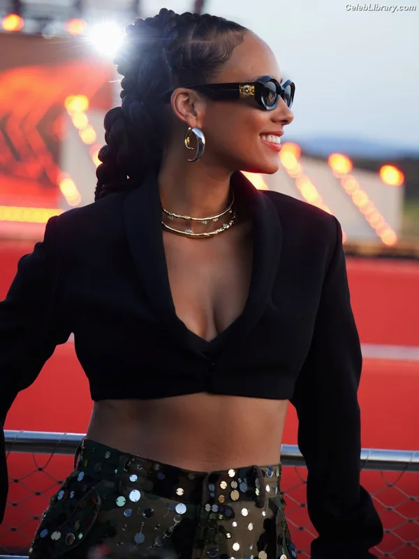 Alicia Keys photo 24 of 232