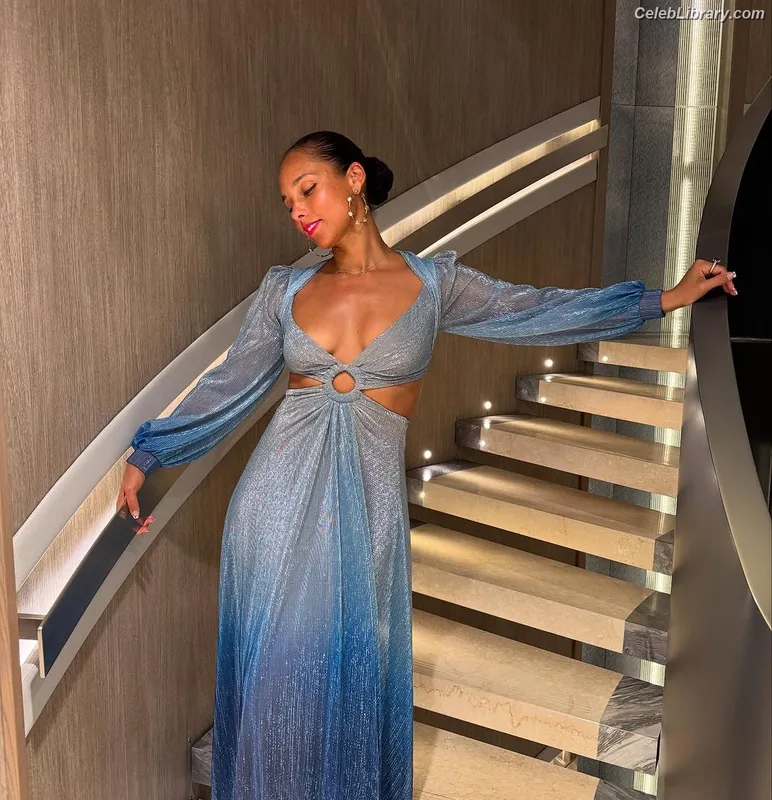 Alicia Keys photo 15 of 232