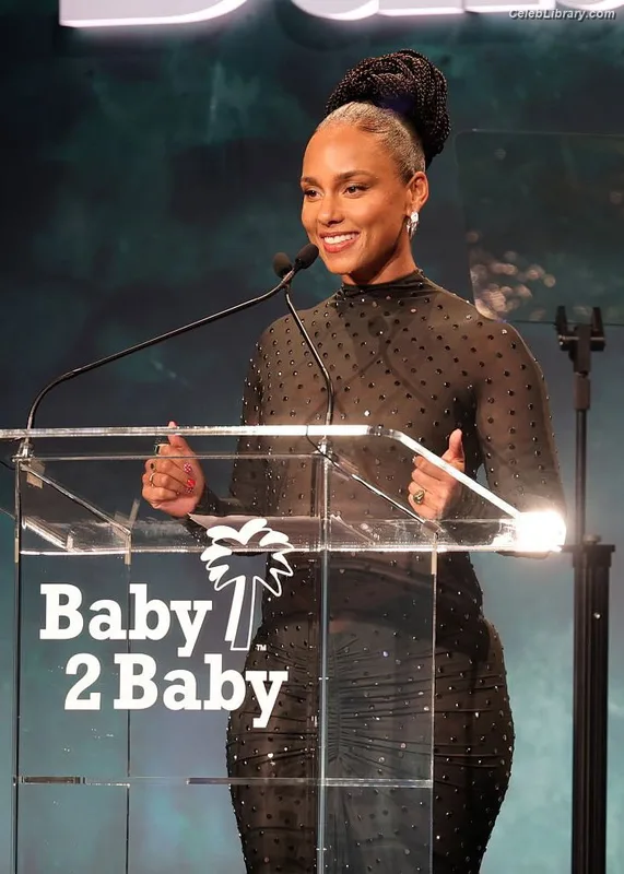 Alicia Keys photo 2 of 232