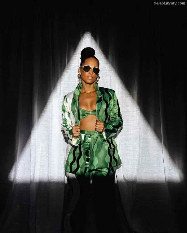 Alicia Keys photo 12 of 232