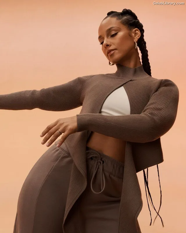 Alicia Keys photo 14 of 232