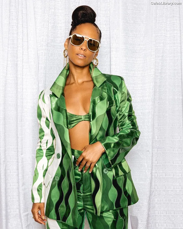 Alicia Keys photo 21 of 232