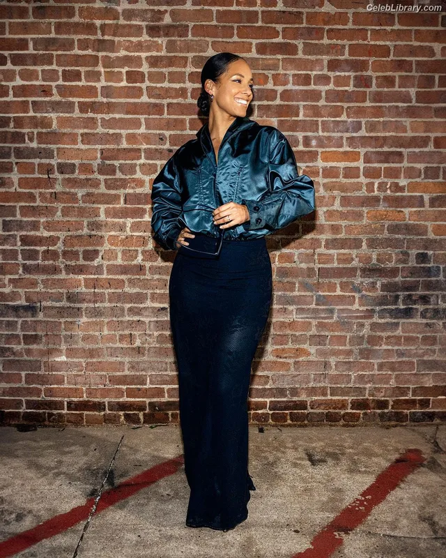 Alicia Keys photo 1 of 232