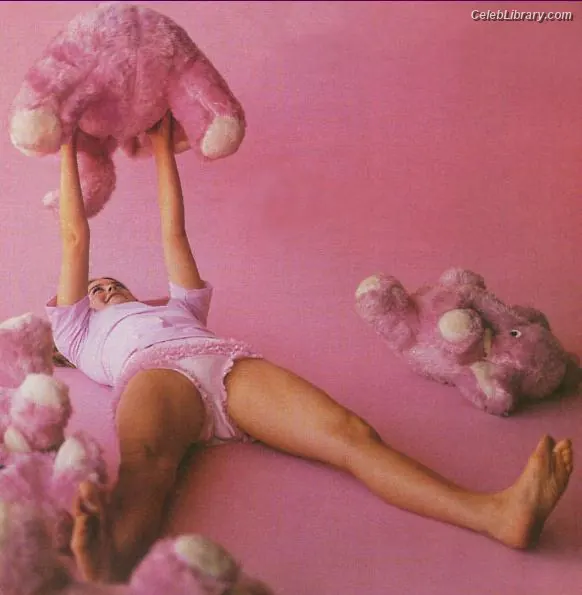Alicia Silverstone photo 14 of 145