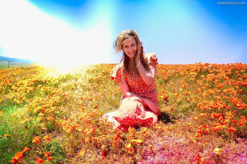Alicia Silverstone photo 1 of 146