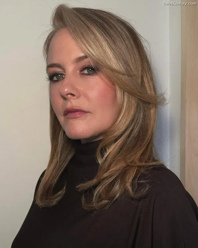 Alicia Silverstone photo 5 of 146