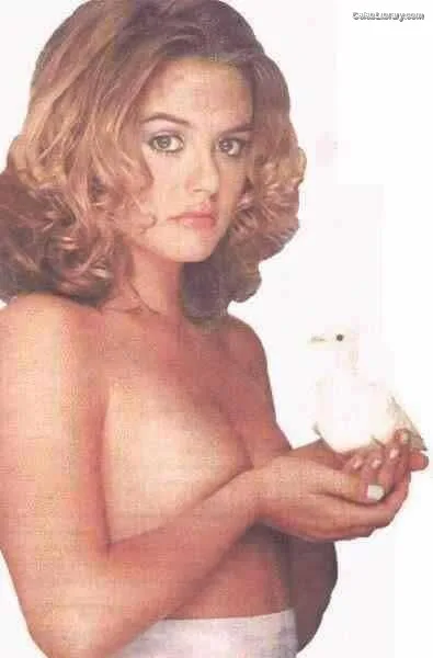 Alicia Silverstone photo 13 of 146