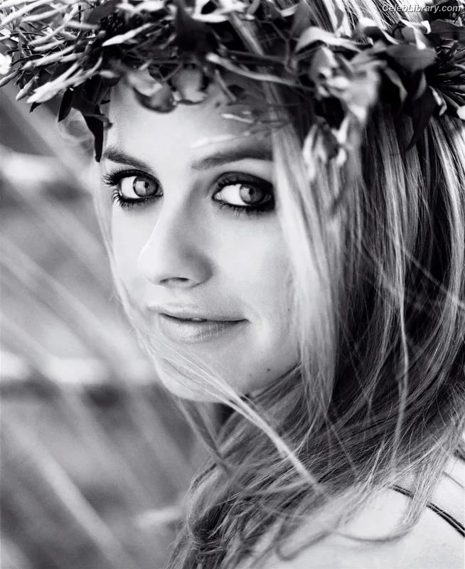 Alicia Silverstone photo 18 of 146