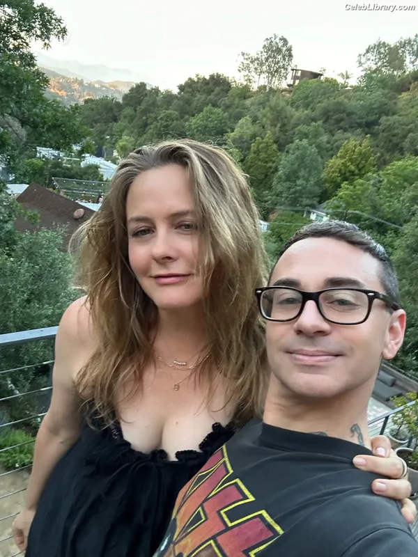 Alicia Silverstone photo 11 of 146