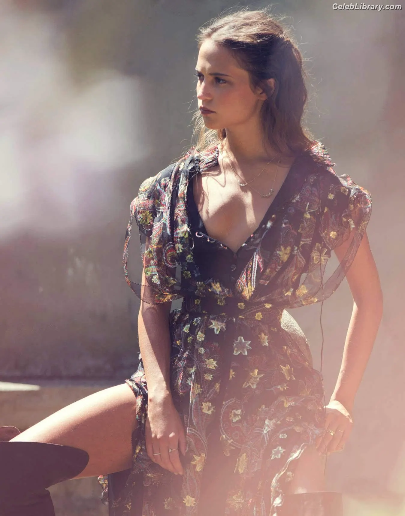 Alicia Vikander photo 16 of 440