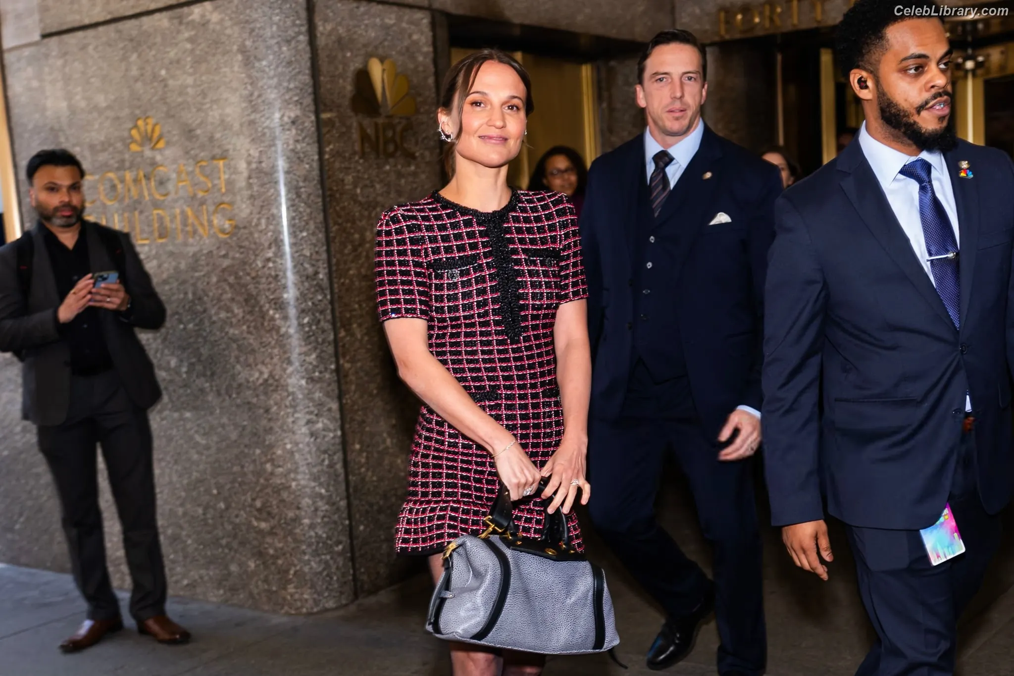 Alicia Vikander photo 13 of 440