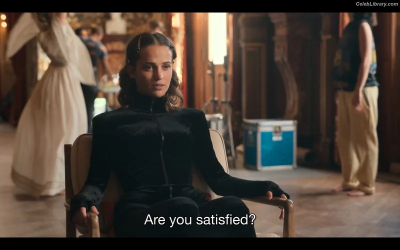 Alicia Vikander photo 7 of 441
