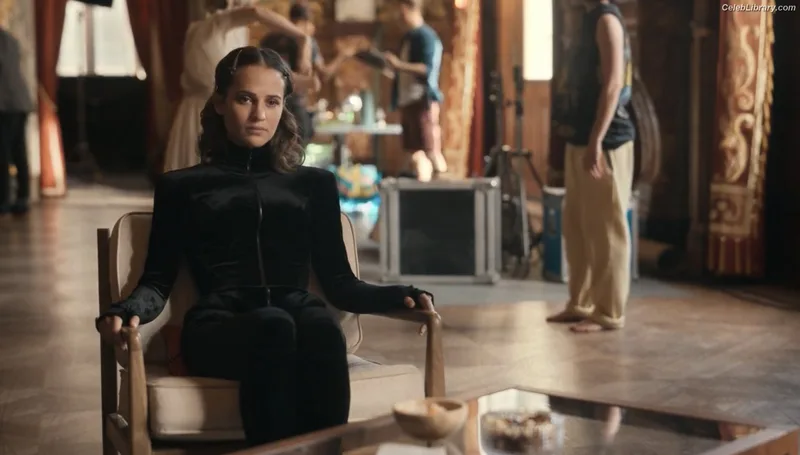 Alicia Vikander photo 8 of 441