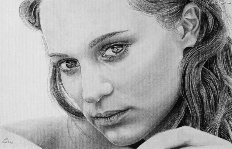Alicia Vikander photo 17 of 441