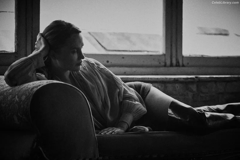 Alicia Vikander photo 5 of 441