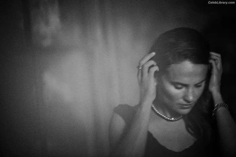 Alicia Vikander photo 17 of 441