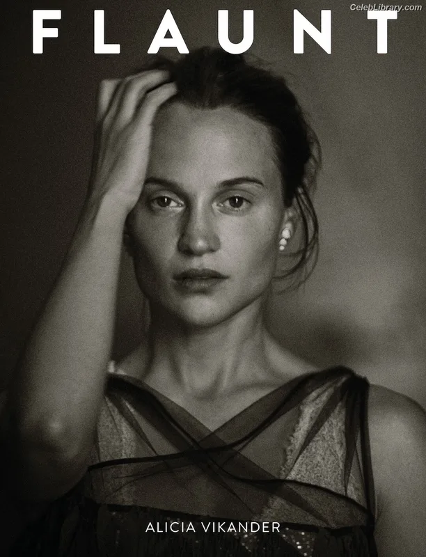Alicia Vikander photo 23 of 441