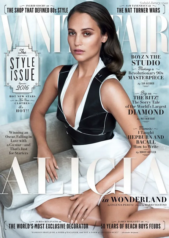 Alicia Vikander photo 17 of 441